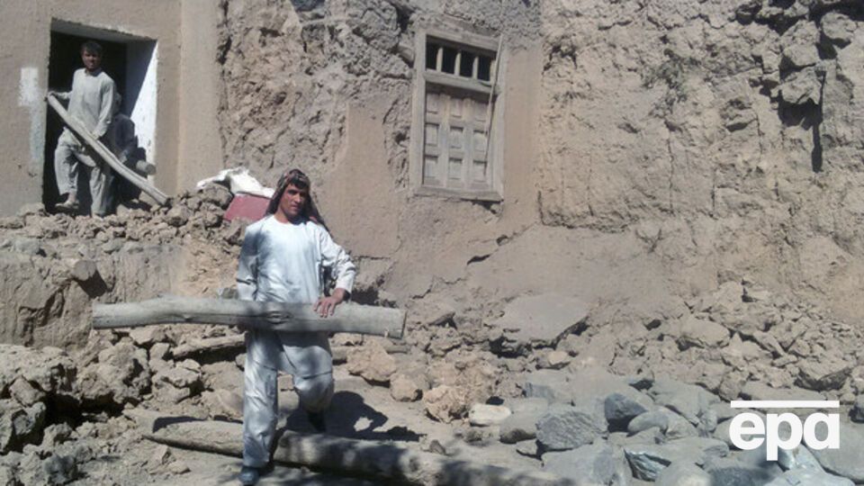 Землетрясение мощностью 7,5 балла по шкале Рихтера произошло 26 октября