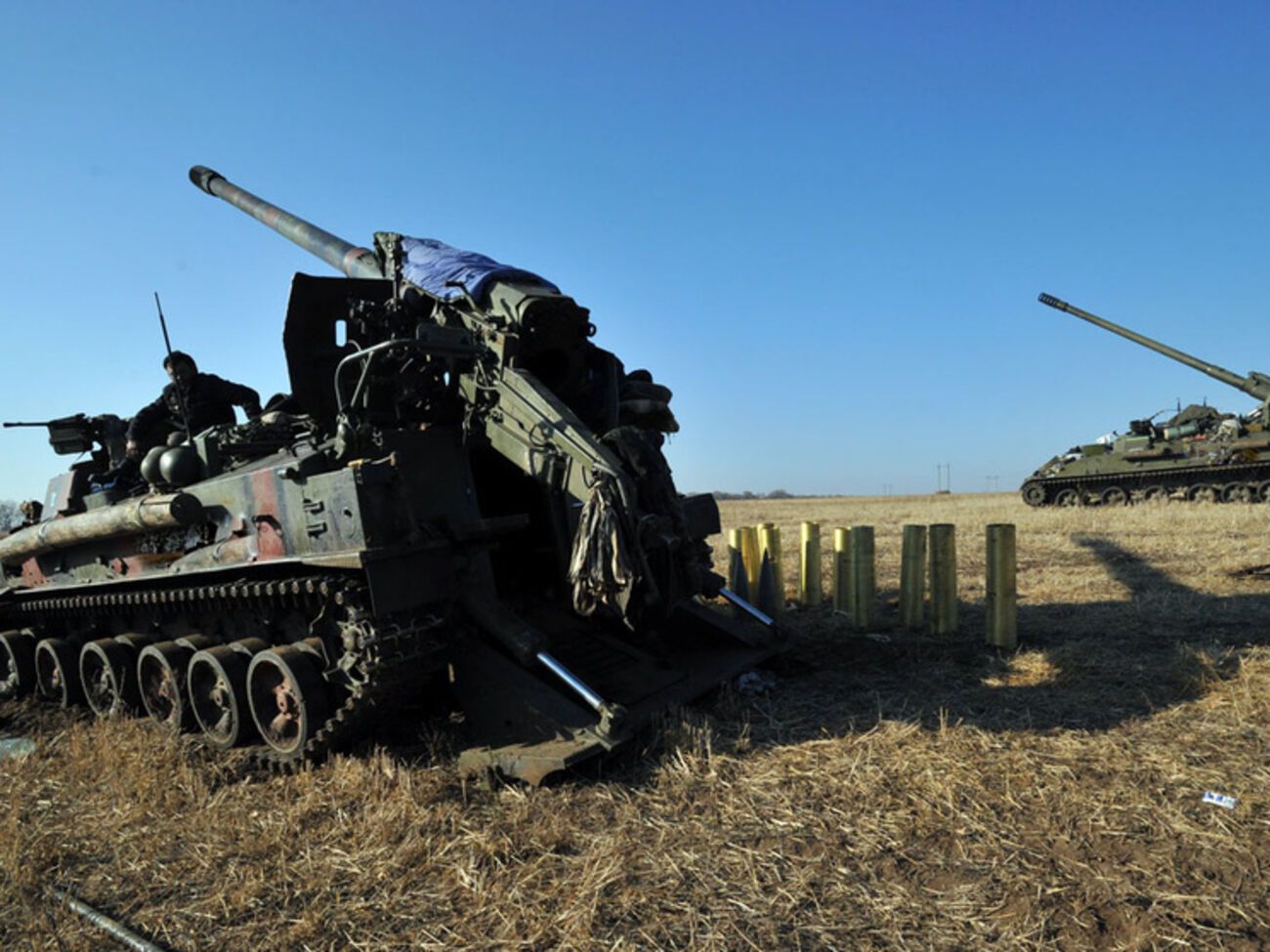 В Донецкой области осуществляется отвод артиллерии