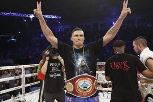 Александр Усик
