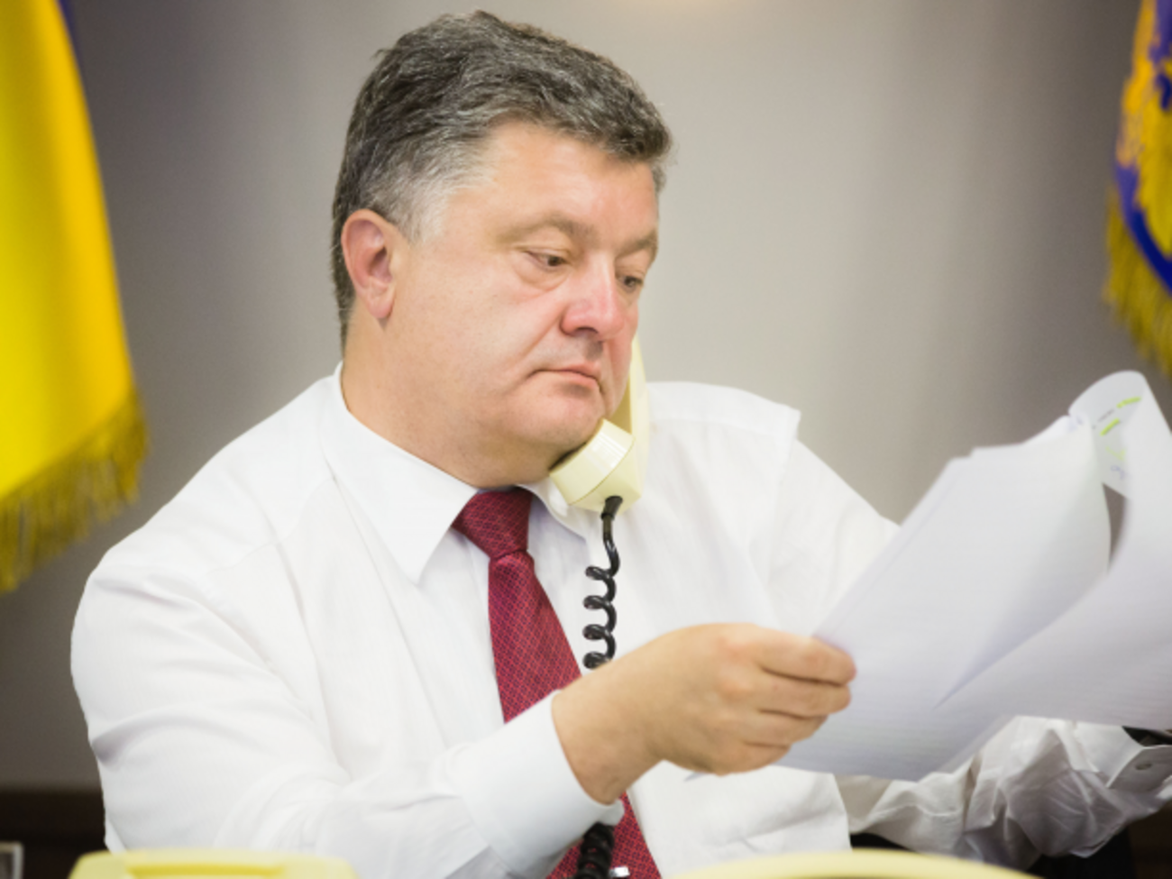 Порошенко поговорил с Меркель по телефону