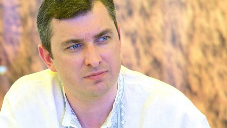 Сейчас, по мнению Билоуса, документов, регулирующих деятельность Фонда госимущества, слишком много