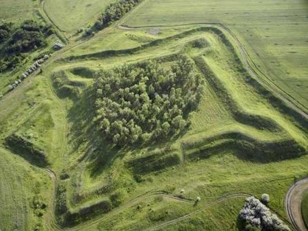 Парасковская крепость &ndash; седьмая из крепостей Украинской линии &ndash; является историческим памятником 18 века