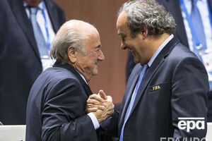 Блаттер считает, что Платини давно стремился занять его место