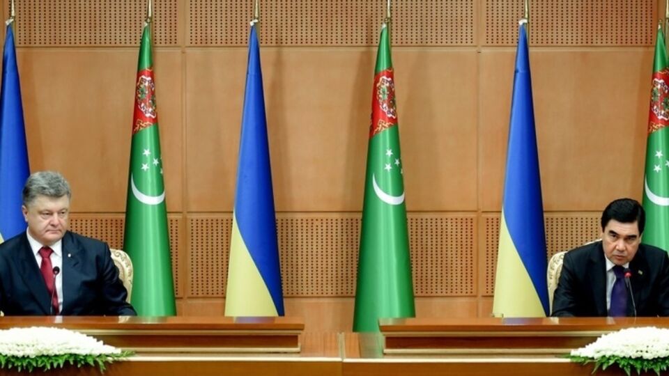 Порошенко проводит переговоры с президентом Туркменистана