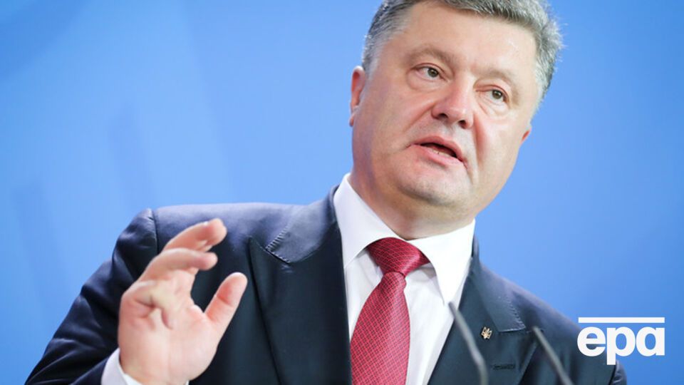 Порошенко сообщил об освобождении из плена девяти украинцев