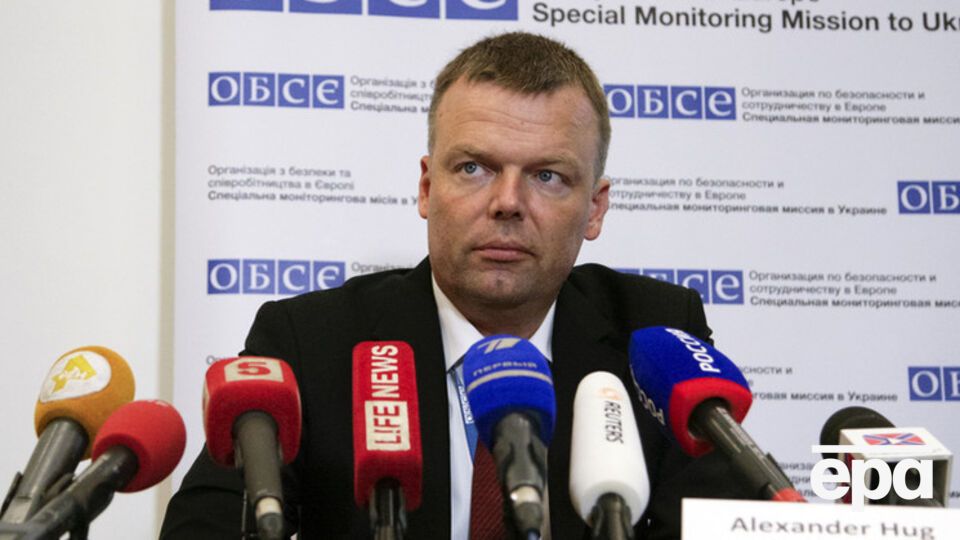 Хуг констатирует, что на линии столкновения остается тяжелое вооружение