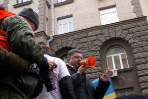 В преддверии второй годовщины Революции Достоинства Порошенко заявляет о необходимости судебных приговоров виновным в событиях Майдана