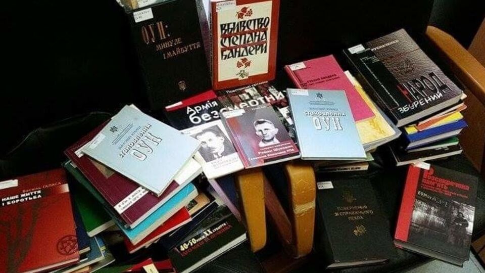 Юрий Кононенко: Сейчас мне жаль Шарину, я ей сочувствую, но как выглядела ситуация в 2007 году? Под руководством Шариной из библиотеки выкинули практически всех прежних сотрудников
