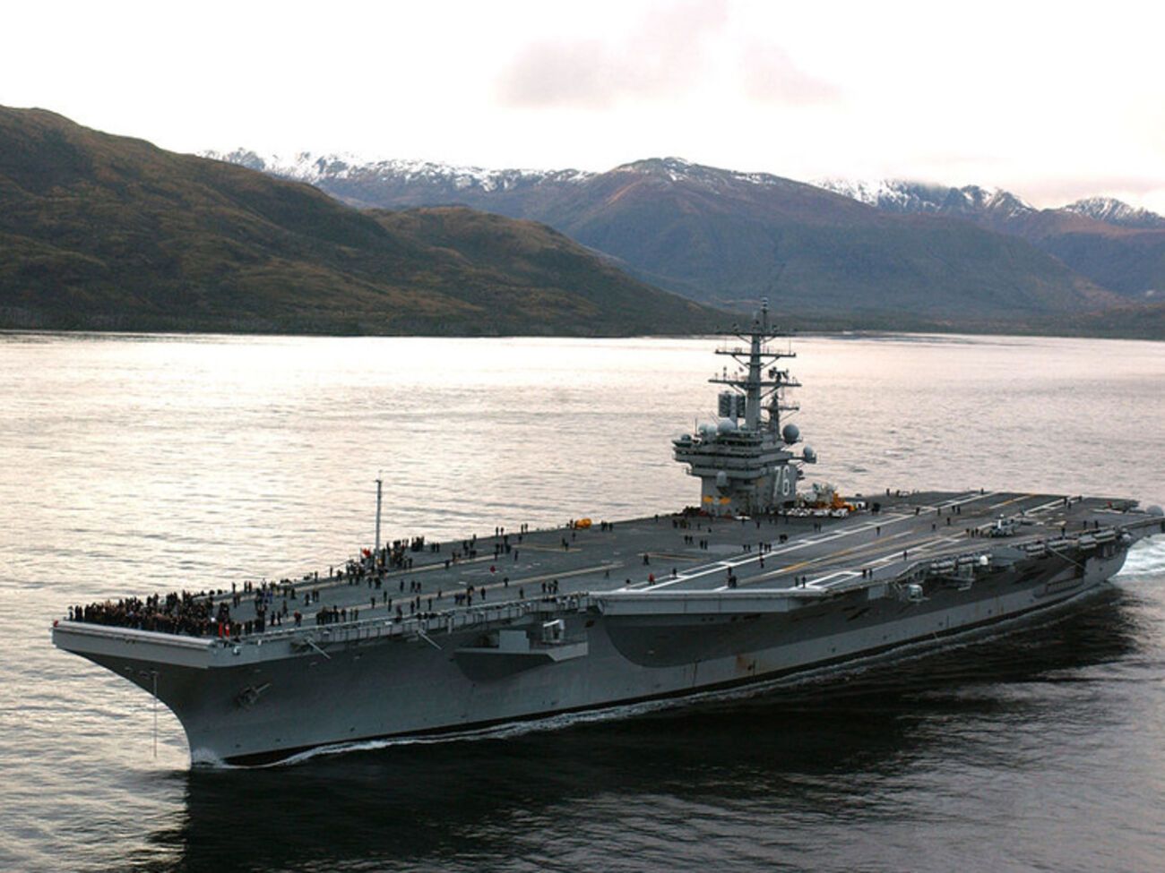 Российские самолеты подлетели к авианосцу Ronald Reagan на расстояние одной морской мили