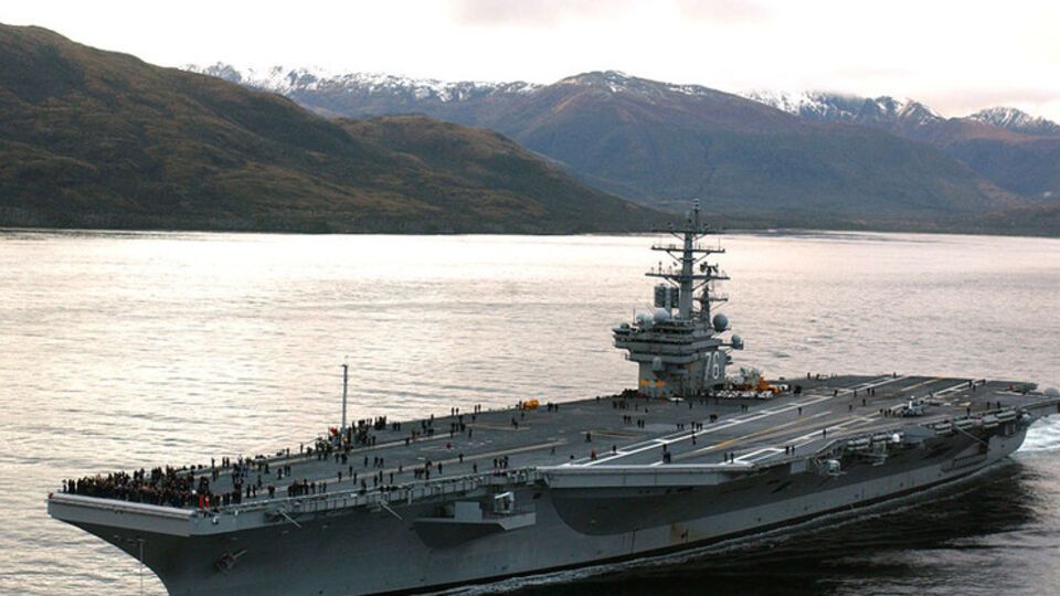 Российские самолеты подлетели к авианосцу Ronald Reagan на расстояние одной морской мили