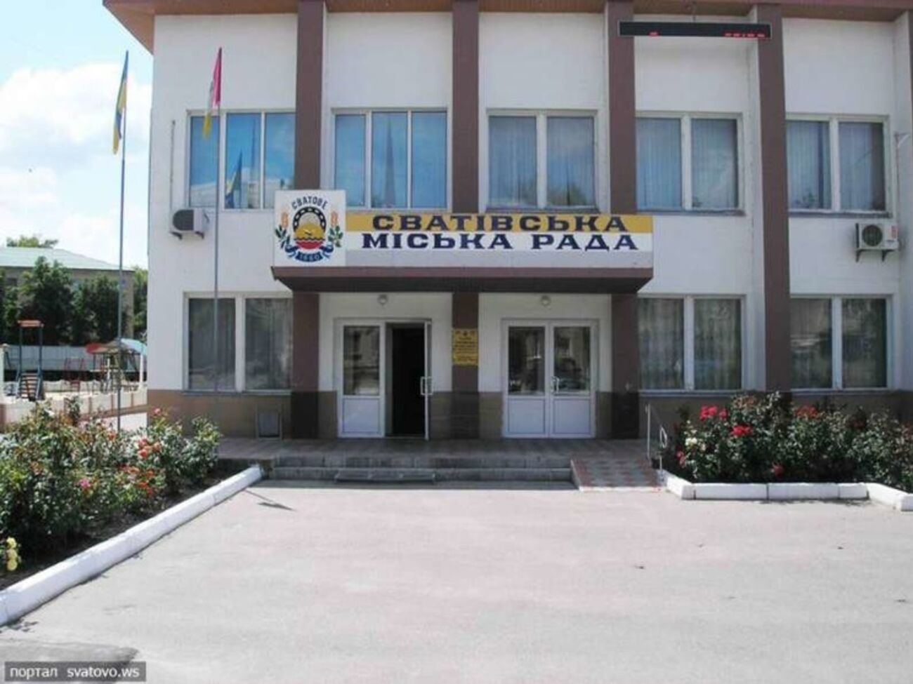 Тягнибок: В Сватово взорвался склад с 2000 тоннами боеприпасов