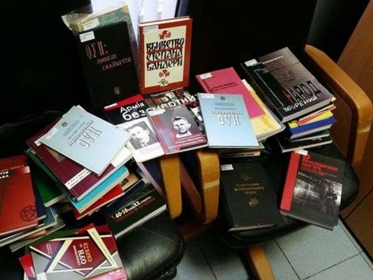 ПЕН-клуб:&nbsp;Библиотека остается одним из последних свидетельств исторического единства и духовной близости двух великих народов