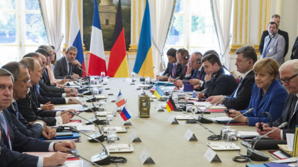 Порошенко, Олланд и Меркель заявили о необходимости освобождения украинцев, которые незаконно удерживаются в России