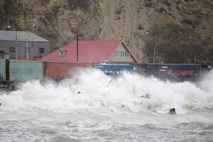 Сахалин накрыло ураганом