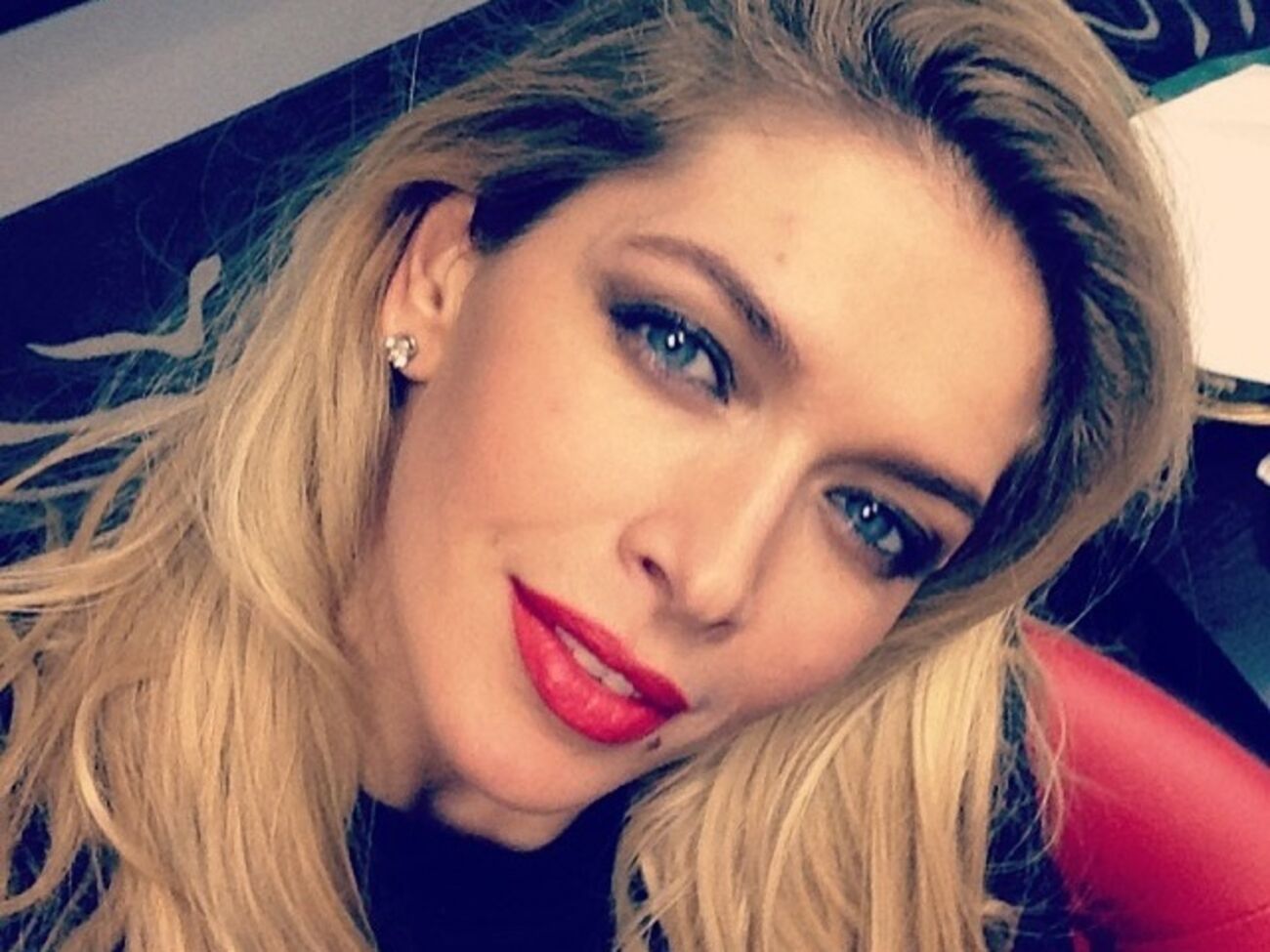 Брежнева примерила юбку&nbsp;Dolce&Gabbana