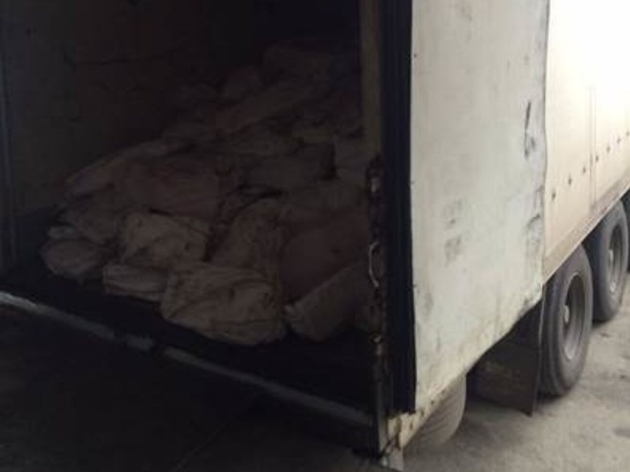 Контрабандисты пытались вывезти в Россию 20 тонн сала без документов ветеринарной службы