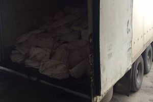 Контрабандисты пытались вывезти в Россию 20 тонн сала без документов ветеринарной службы