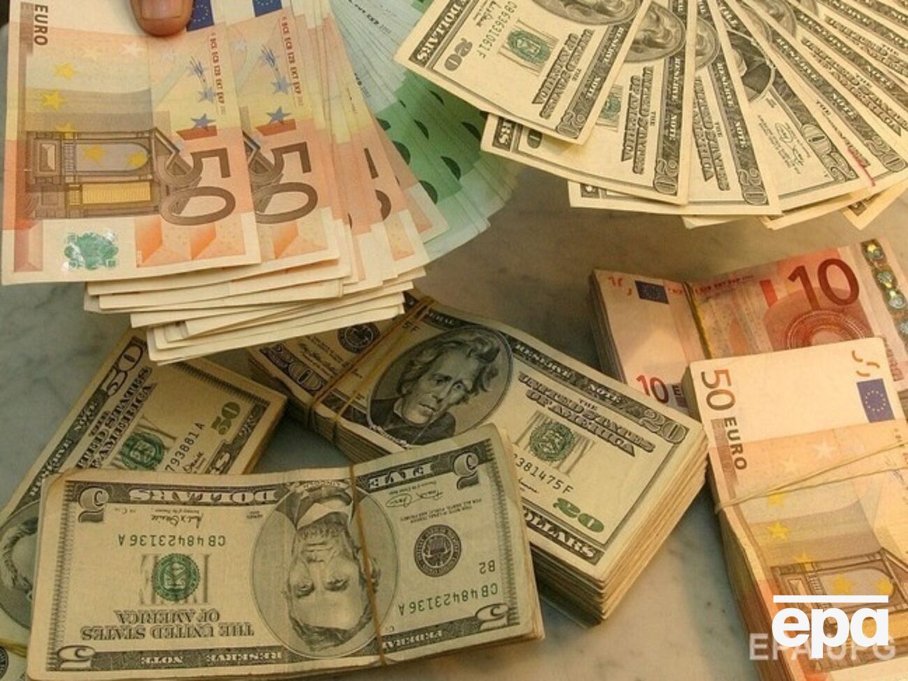 Нацбанк установил курс гривны на 2 ноября