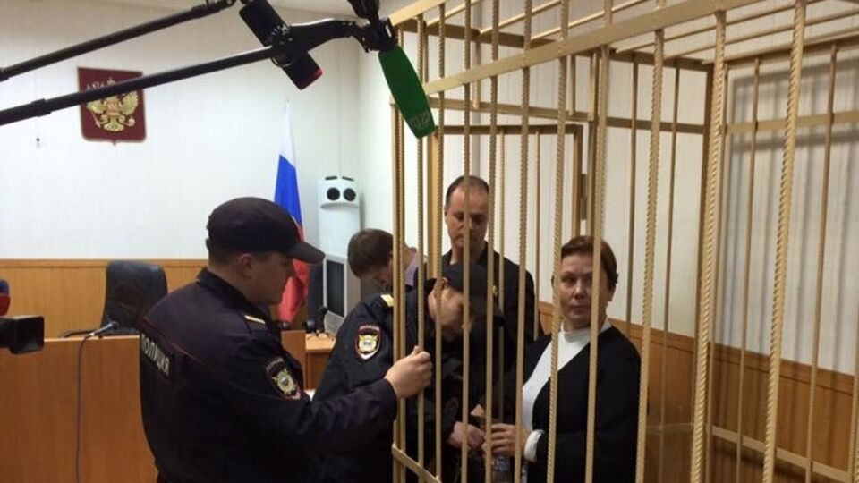 Суд запретил Шариной получать корреспонденцию и пользоваться интернетом