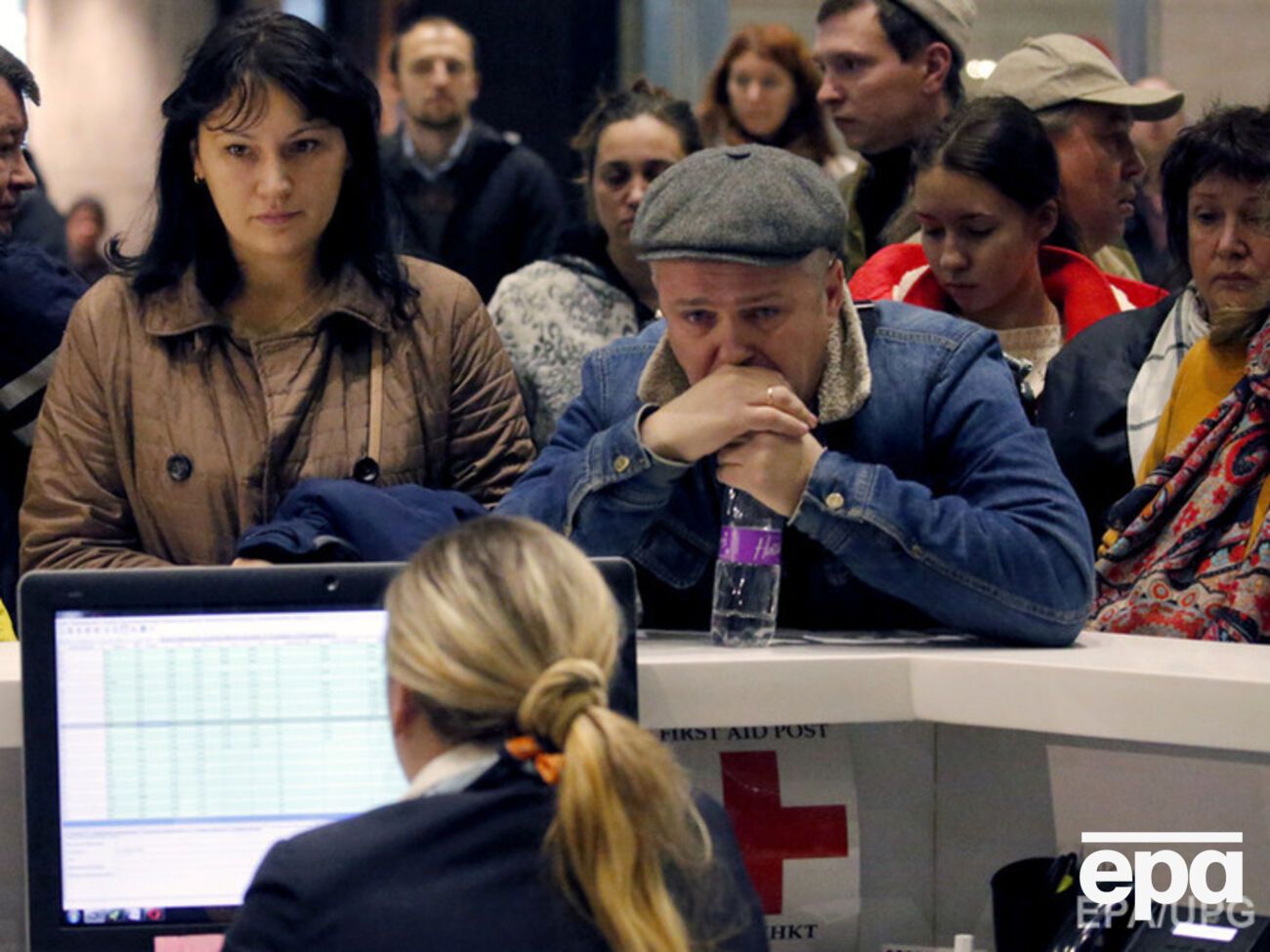 По поводу гибели пассажиров российского самолета поступает противоречивая информация, но, возможно, четверо пассажиров выжили