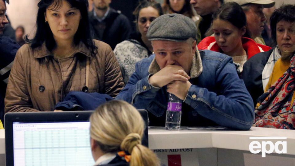 По поводу гибели пассажиров российского самолета поступает противоречивая информация, но, возможно, четверо пассажиров выжили