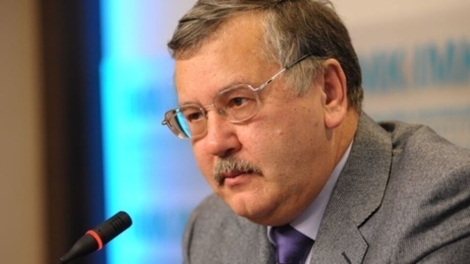 Анатолий Гриценко: Понимают ли Порошенко с Шокиным, что, когда они применяют Уголовный кодекс по своему усмотрению, в обществе не будет ни чувства справедливости, ни доверия к их власти?