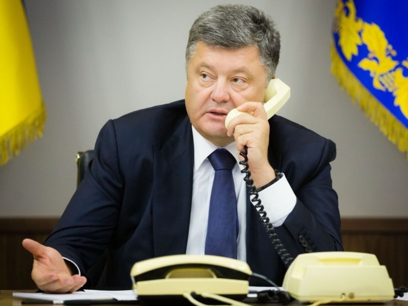 Порошенко выразил соболезнования семьям погибших