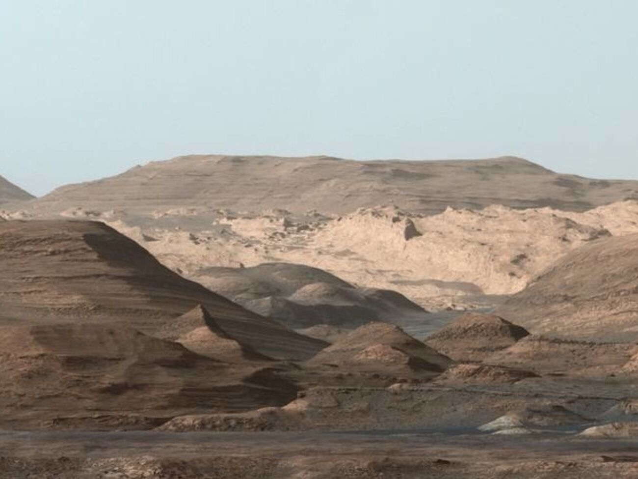 Curiosity сделал снимок гор в кратере Гейла