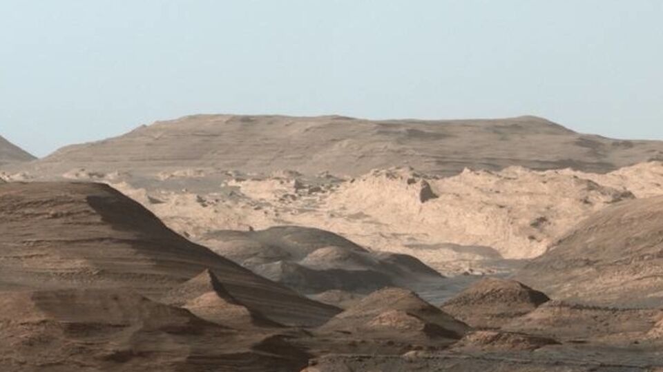 Curiosity сделал снимок гор в кратере Гейла