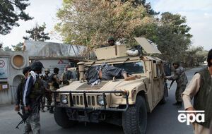 Афганские силы безопасности транспортировали раненных из разрушенного госпиталя в Кундузе в соседние больницы