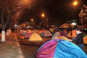 Палатки на проспекте Штефана Чел Маре были установлены протестующими в ночь на 3 октября