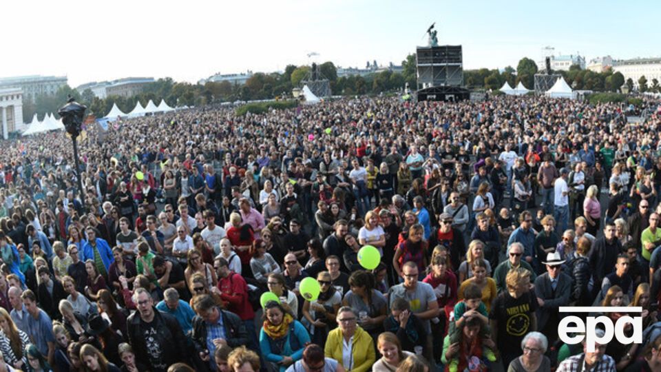 Митинг прошел под лозунгом "Добро пожаловать, беженцы"