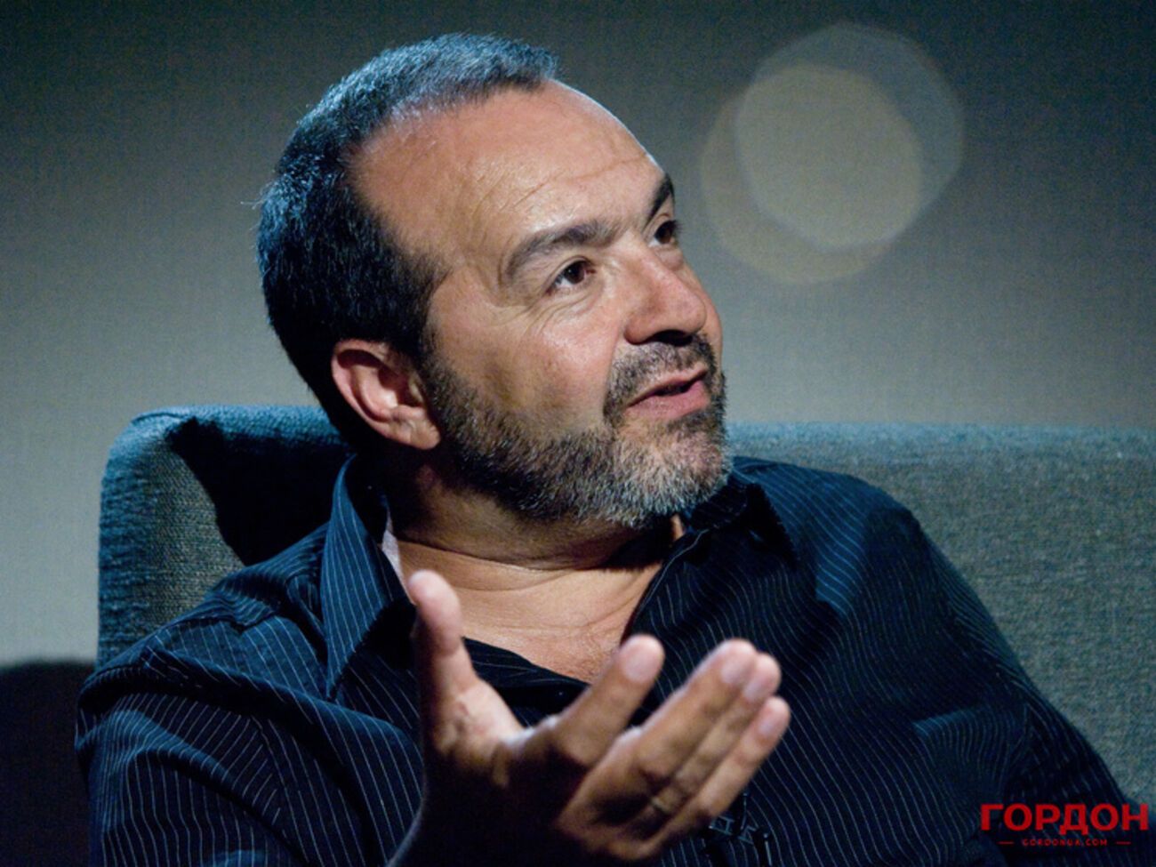 Шендерович: Когда Родину долго любят в мегафон, она дуреет