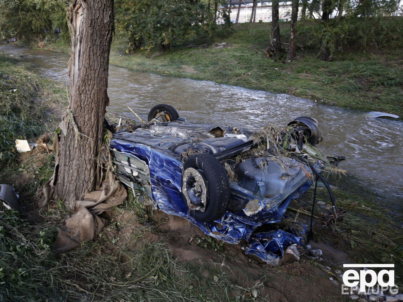 Президент Франции Олланд предупредил жителей Французской Ривьеры, что в регионе ожидается усиление дождей