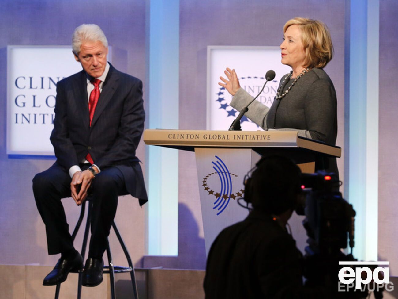 Автор книги утверждает, что настоящая Хиллари Клинтон&nbsp;&ndash; это "ледяная королева"