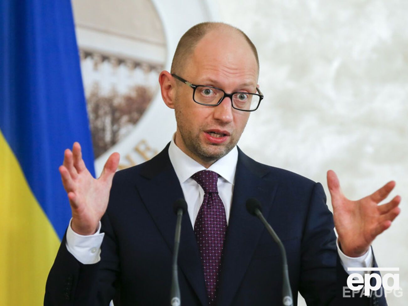 Яценюк просит коалицию определиться с кандидатами в Кабмин