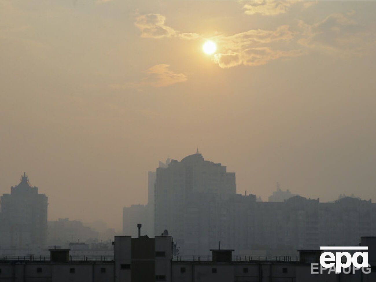 В Киеве снова сильный смог от пожара