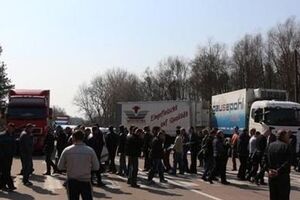 Шахтеры, не получавшие зарплату три месяца, грозят объявить голодовку