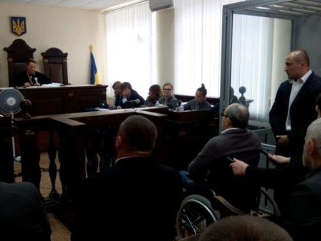 На 10 заседании по делу Кернесу и его охранникам предъявили обвинение. Все трое подозреваемых свою вину отрицают