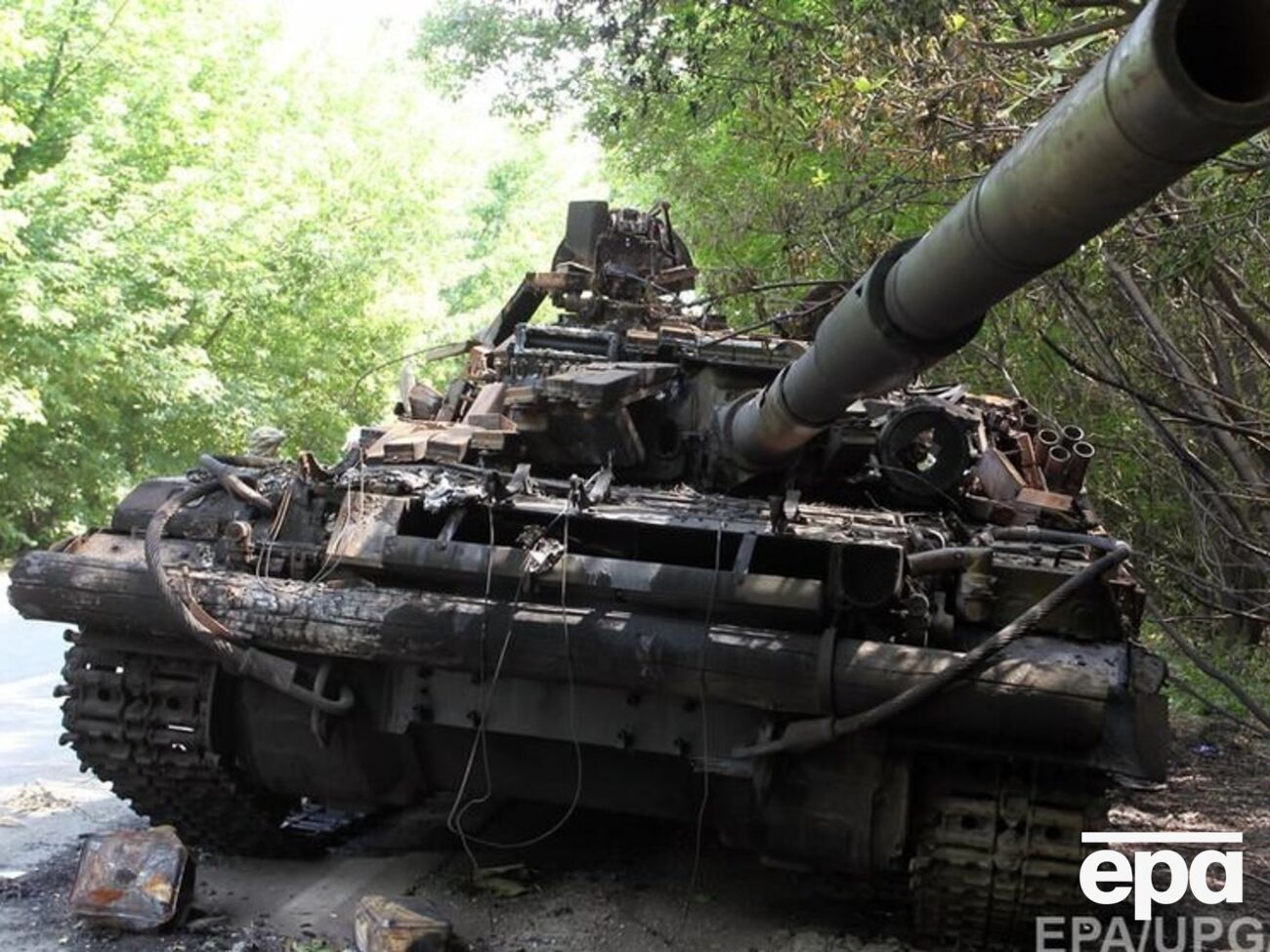 На полигоне под Днепропетровском взорвался танк, восемь солдат пострадали
