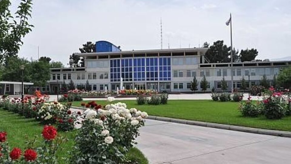 Информации о жертвах в результате взрыва у российского посольства пока не поступало