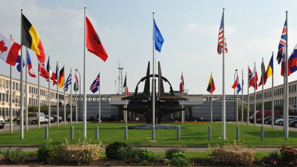 НАТО призвал Россию сосредоточиться на борьбе с "Исламским государством"