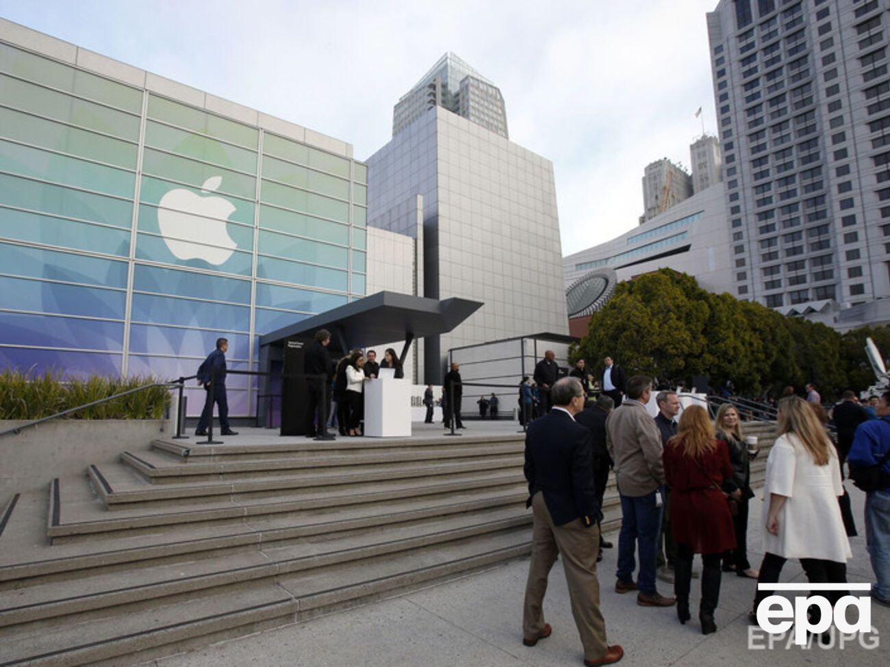 Третий год подряд Apple признают самым дорогим брендом мира