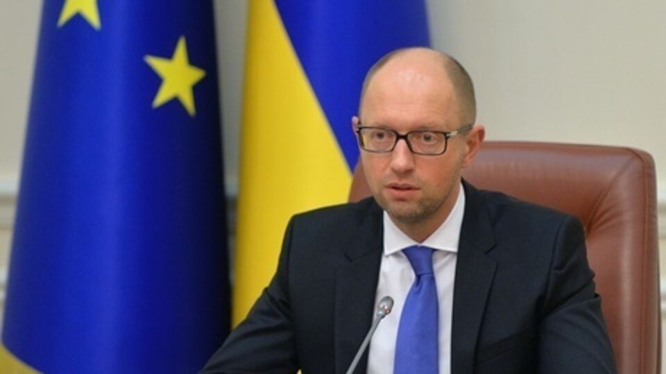 По словам Яценюка, согласно закону о высшем образовании, вузы смогут открывать счета в банках, а не только в Государственном казначействе