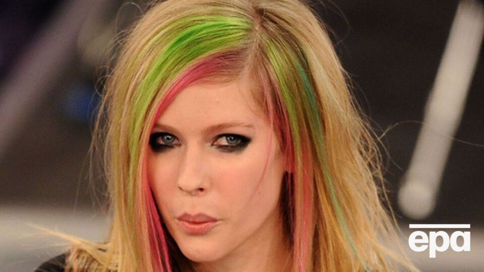 Блоггеры заявили, что певица покончила с собой