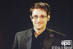 Сноуден заявил, что спецслужбы шпионят за пользователями смартфонов