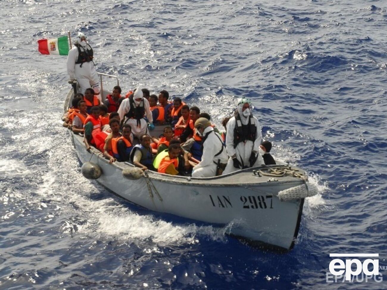 В Средиземном море спасли очередную партию мигрантов
