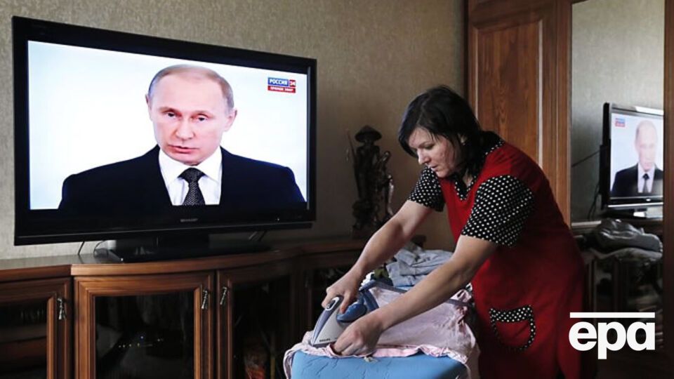 Путин отвлек внимание россиян от ситуации в Украине операцией в Сирии, считает российский колумнист Саша Сотник