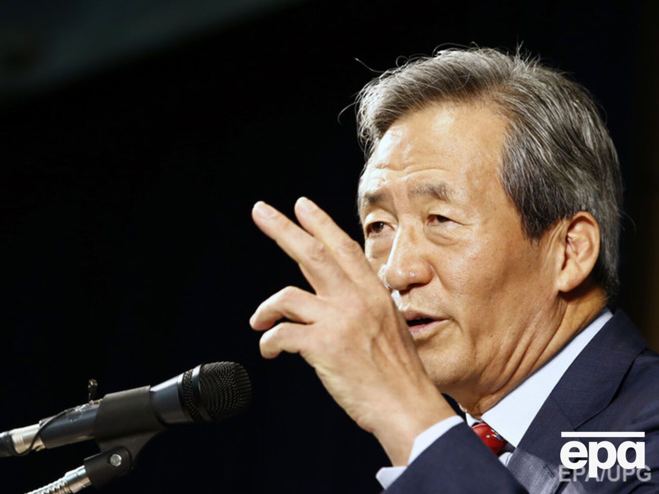 Миллиардера обвинили в коррупции