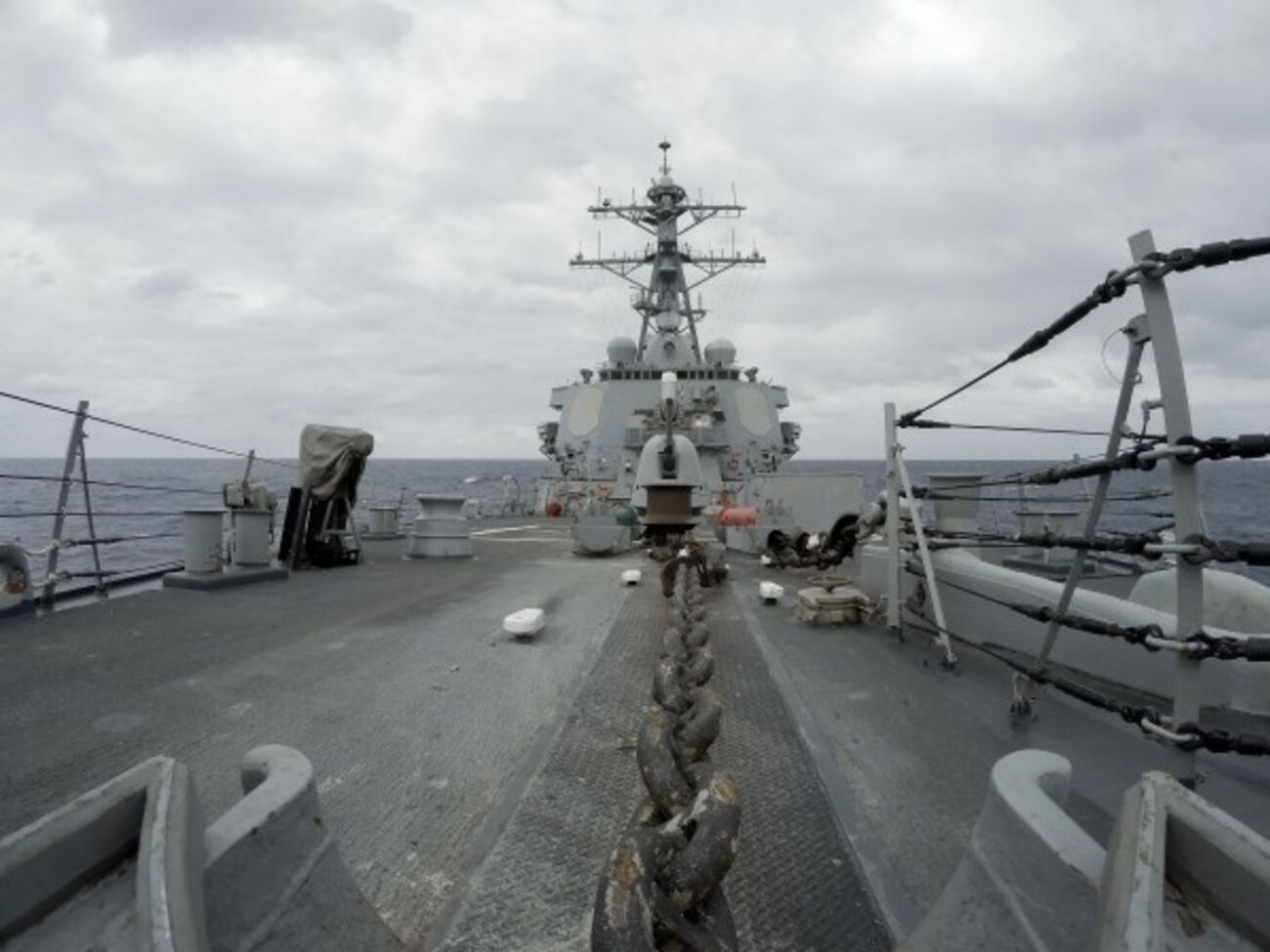 Ракетный эсминец США USS Porter класса "Арли Берк", который базируется в порту Рота (Испания), проводит морские операции